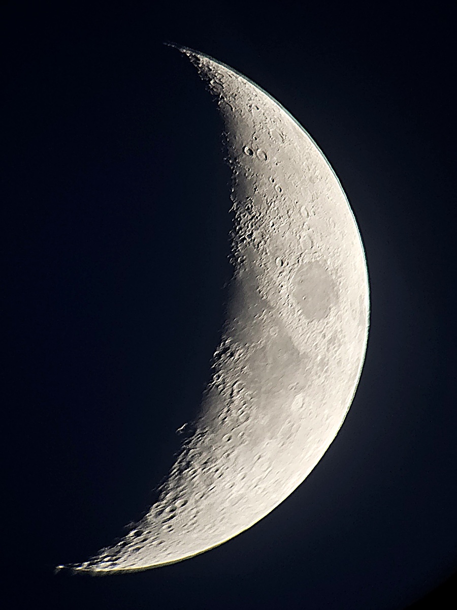La Lune observée pendant On The Moon Again à Montargis